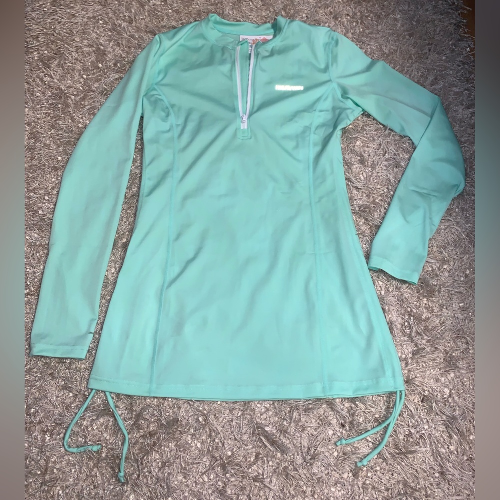 Mint Green UPF 50+ Rash Guard / Long Sleeve Sun Shirt size Large NWT